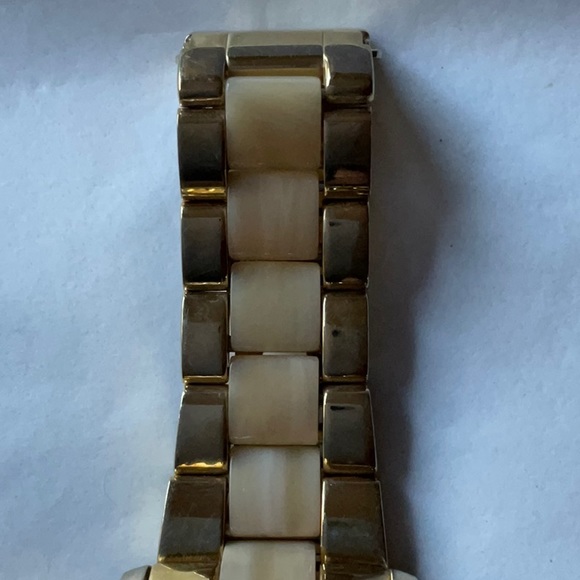 β± MICHAEL KORS GOLDTONE WATCH β± - Picture 9 of 16